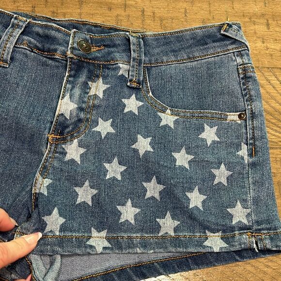 Delia’s American flag Jean shorts size 9/10 - Picture 3 of 9